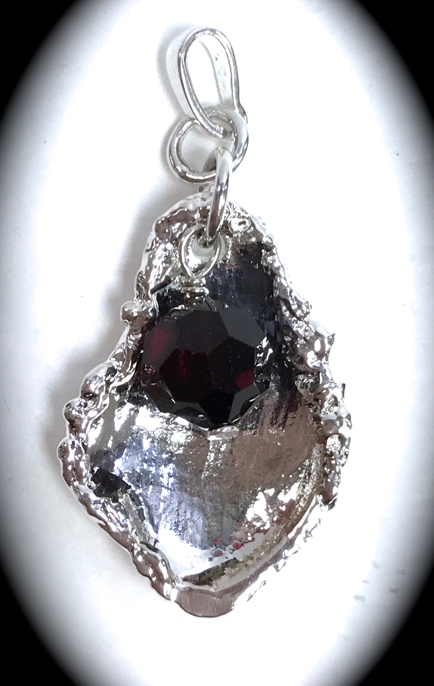 Birthstone Oyster Pendant