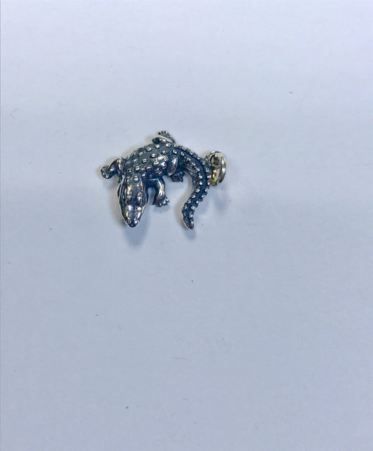 Alligator, Medium. Sterling silver charm