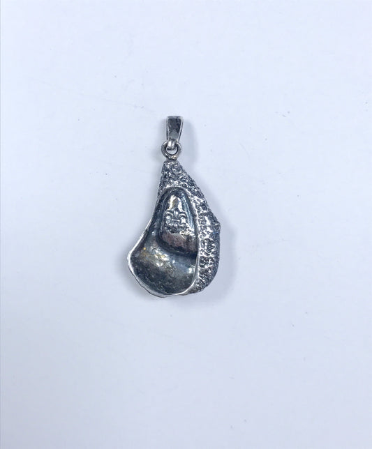 Large Oyster Pendant