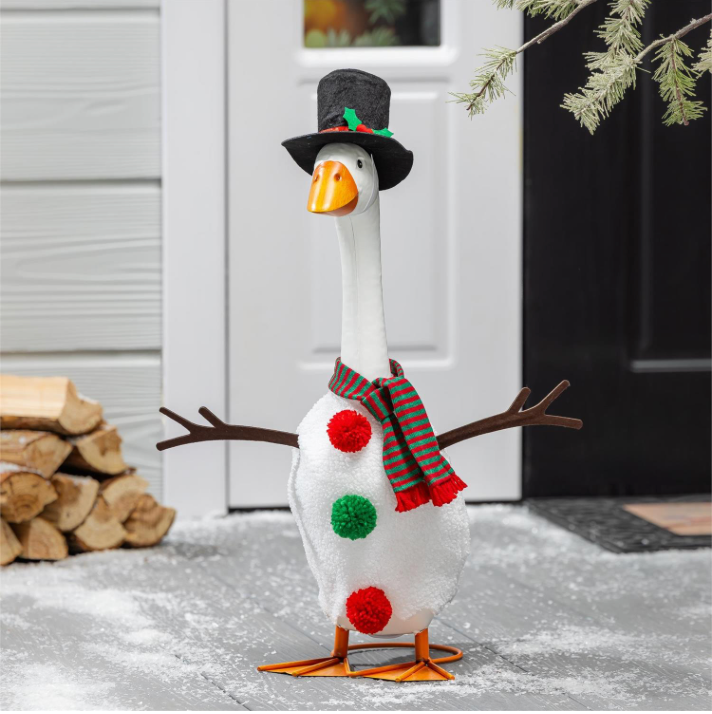 Giddy The Goose, Snowman Outfit